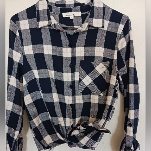 💙Plaid flannel love fire crop top with half sleeves - Picture 5 of 12